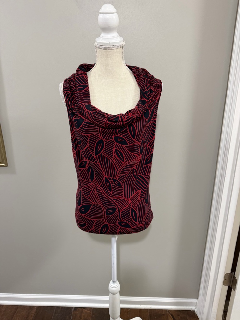 Maxime Red and Black Cowl Neck Sleeveless Top. Size L